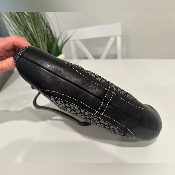 COACH Black Leather Gray Jacquard Signature Canvas Soho Hobo Bag (F042-6808) - Picture 8 of 8